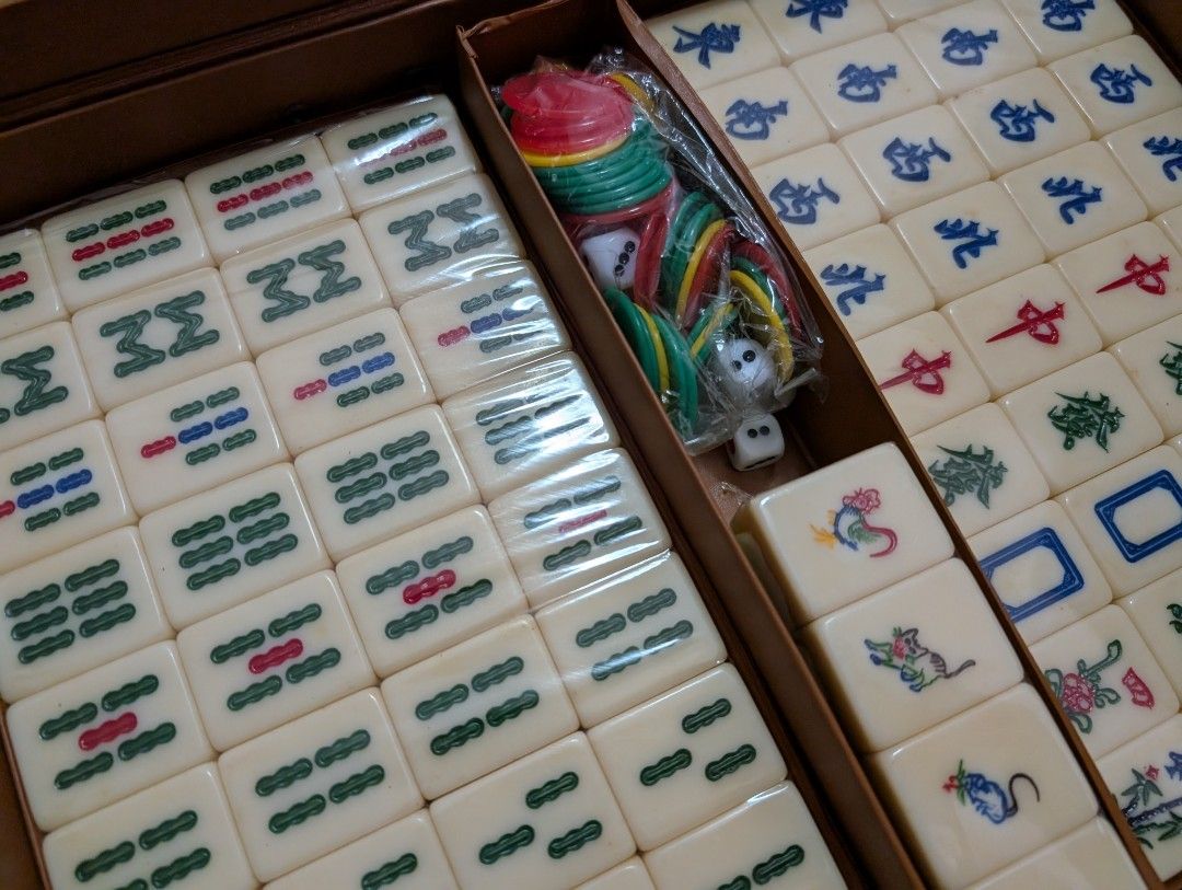 Mahjong Set with Case, tiles sealed, Hobbies & Toys, Toys & Games on ...