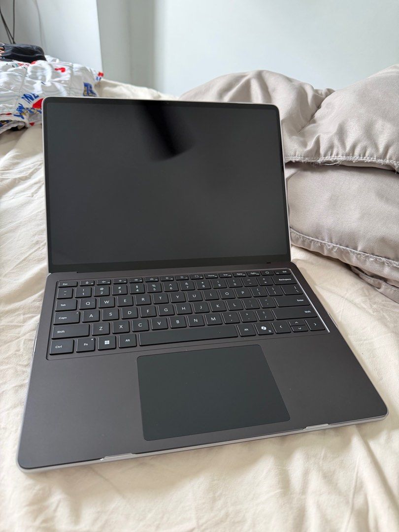 Microsoft Surface Laptop 7 13.8" Snapdragon X Elite 12-Core 16GB 512GB