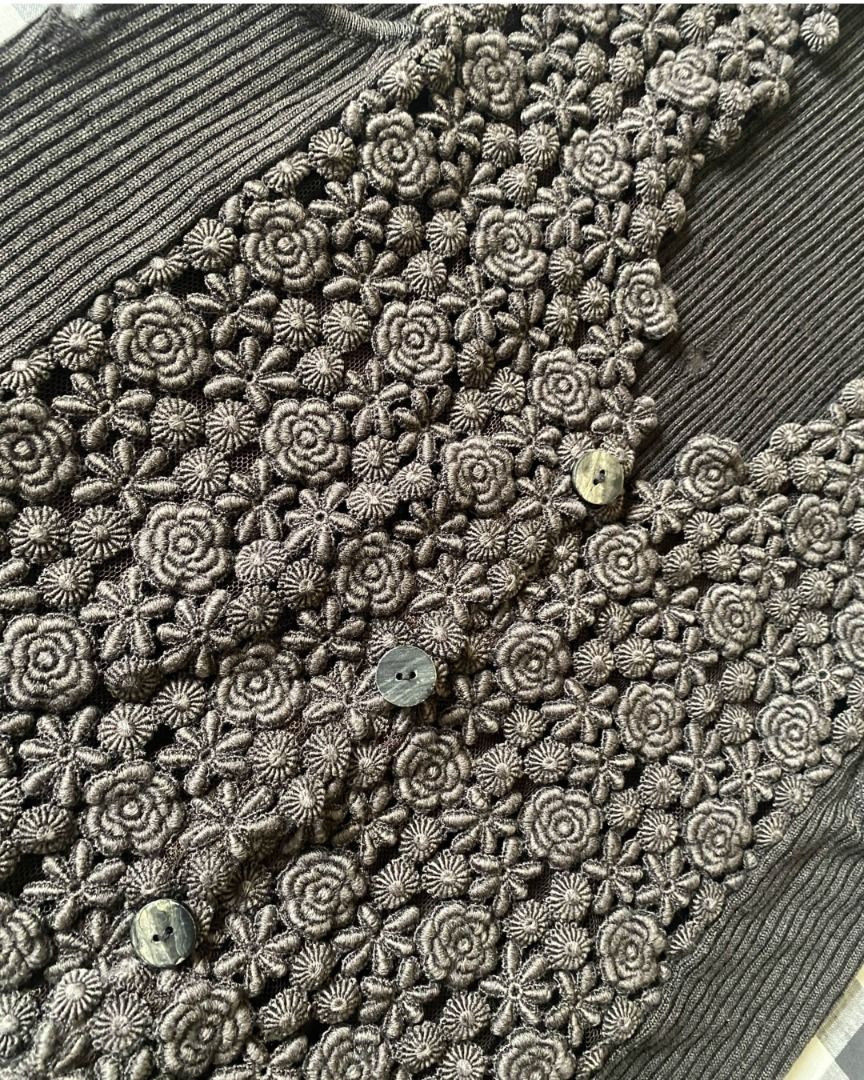 Monegal Floral Vest (Category: Sleeveless) located in Manila. Submitted by caimixed (Listing ID 1412489325, Image 2). Description: ♪ ͜໑ ⑅ 🪽 Floral Vest ✿ size small to medium, love the flower deets! def will do some altering if nobody buys it flaws: holes, holes, holes.. swipe to see Mode of Delivery: J&T, buyer always handles shipping fee Mode of Payment: Gcash or Gotyme.