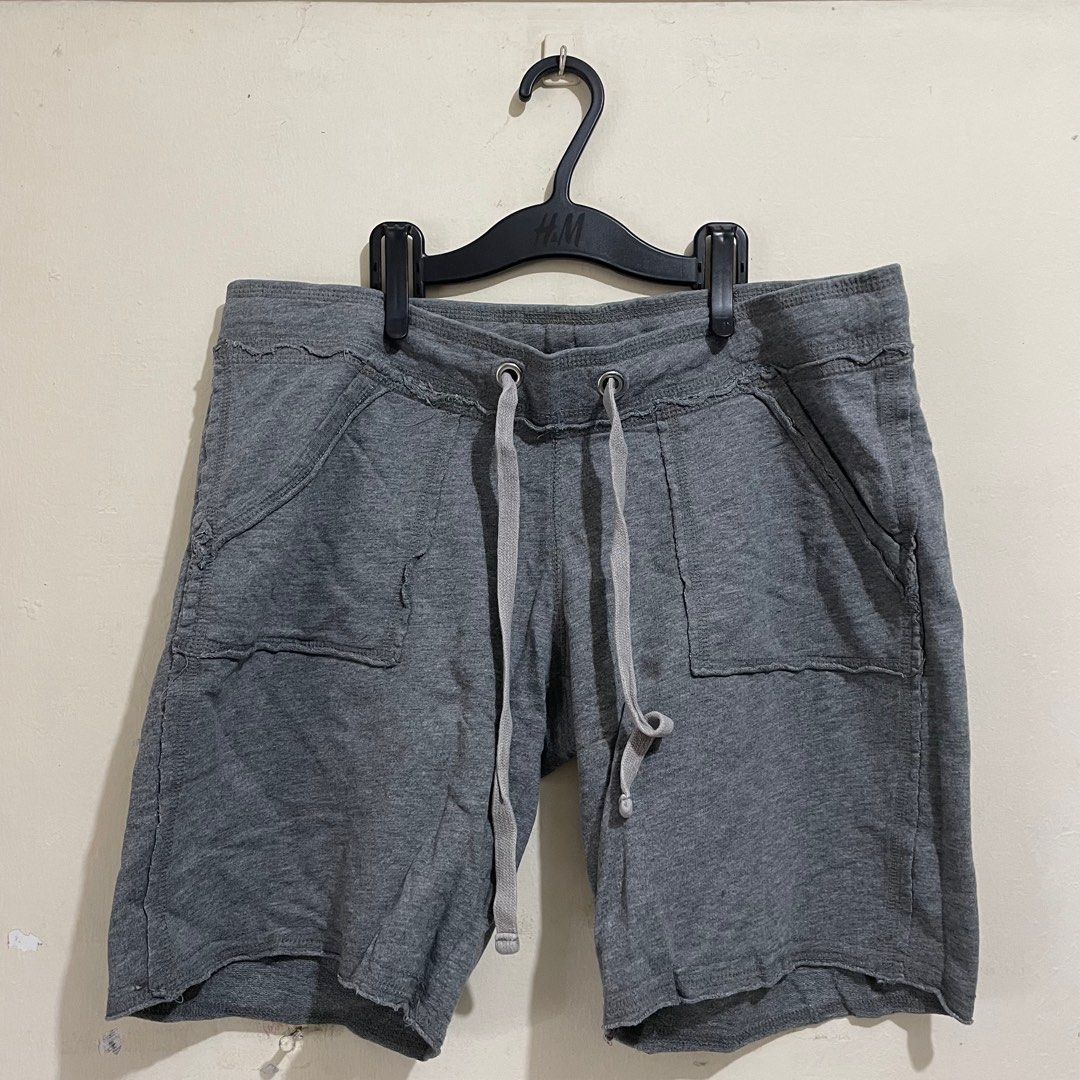 Mossimo Sweat Shorts (Category: Shorts) located in Valenzuela. Submitted by shopqn (Listing ID 1412393261, Image 1). Description: Good as new W: 32” L: 15” Unisex Small in tag.