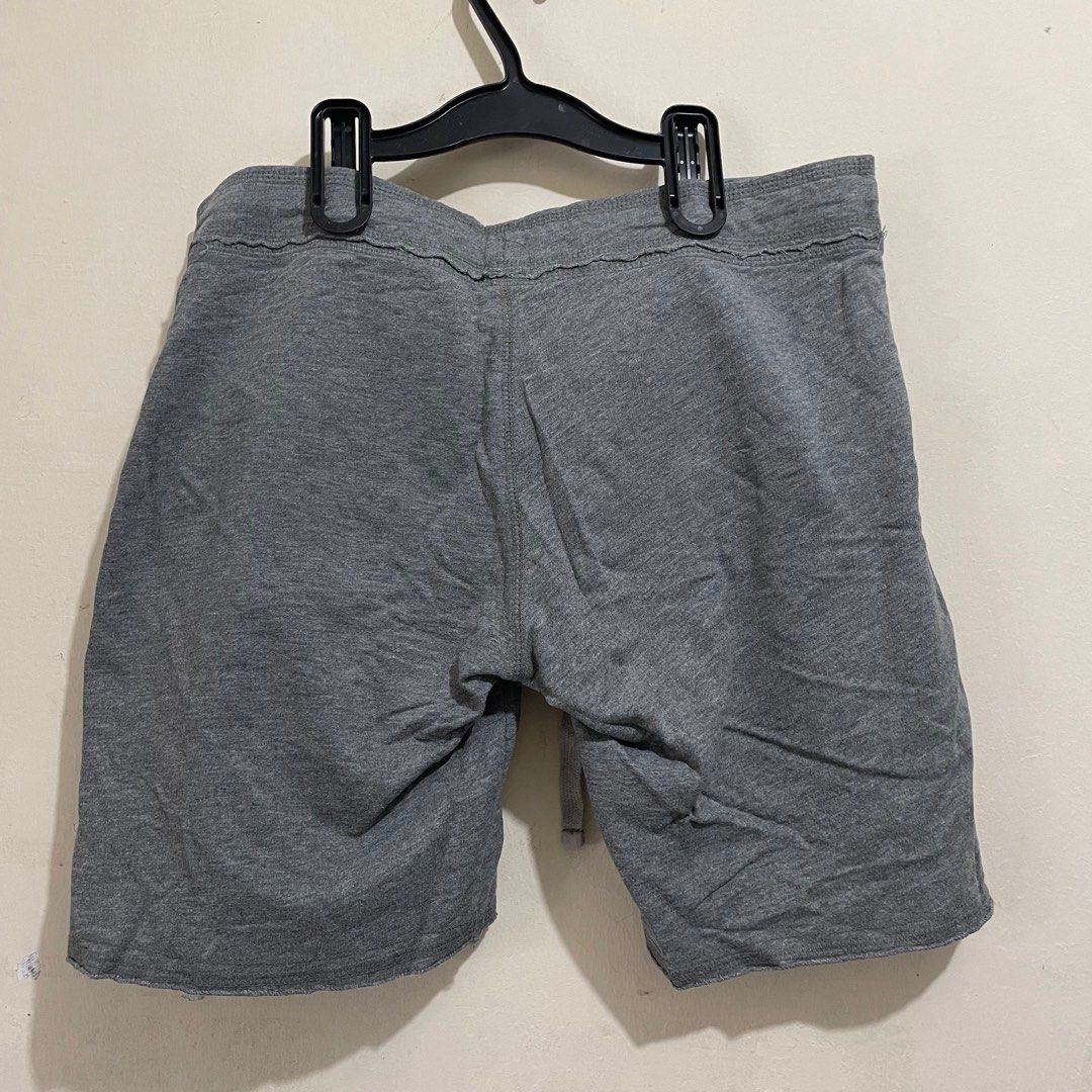 Mossimo Sweat Shorts (Category: Shorts) located in Valenzuela. Submitted by shopqn (Listing ID 1412393261, Image 2). Description: Good as new W: 32” L: 15” Unisex Small in tag.