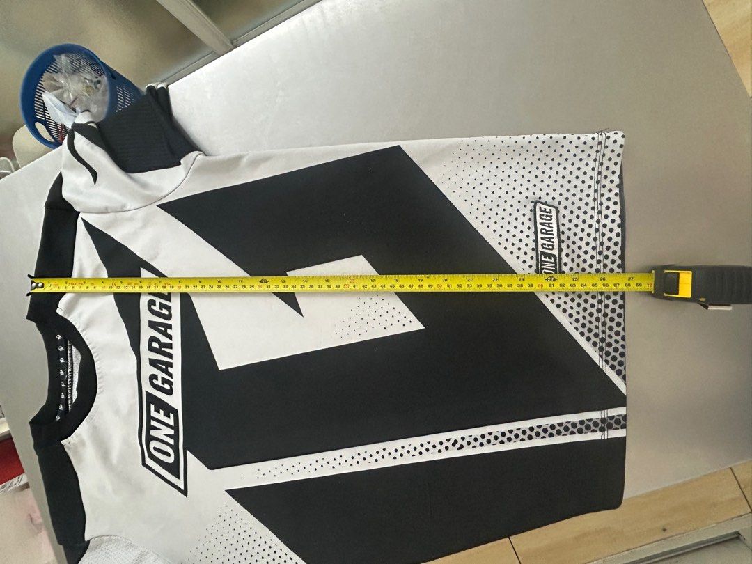 Original 1G x Motodeck Riding Jersey (Category: Coats, Jackets and Outerwear) located in Bulacan. Submitted by regcdcasettes (Listing ID 1411450391, Image 3). Description: For Sale Original 1G x Motodeck Riding Jersey Add shipping fee Size Medium Free Original Rockstar motorcycle head mask. Location: Bulacan.