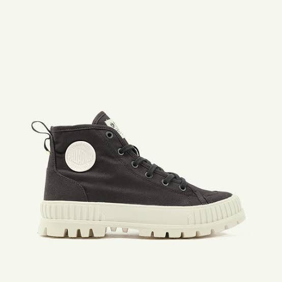 PALLADIUM SNEAKER BOOTS (Category: Sneakers) located in Bacolod City. Submitted by luxepapi (Listing ID 1412376309, Image 1). Description: Used only once Bought from Palladium Ayala malls.