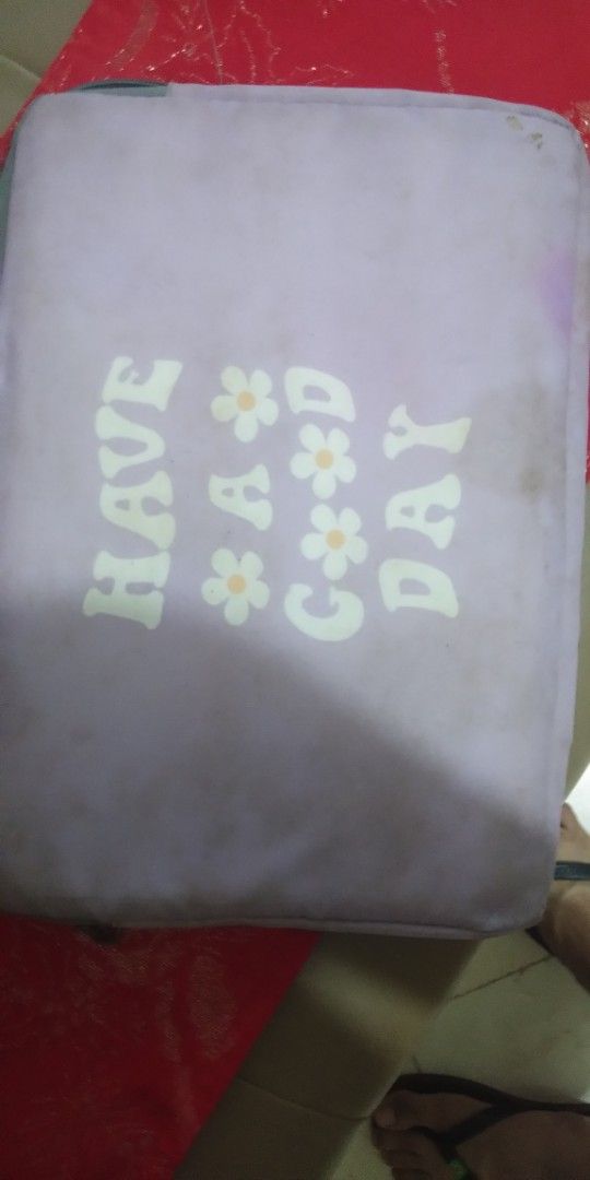 Purple Laptop Bag / Case (Category: Laptops & Notebooks) located in Pasig City. Submitted by castlecrest (Listing ID 1412521419, Image 2). Description: Laptop pouch / case for 13-14 inches Color purple Written "Have a good day " zipper working need washing 11 pesos only.