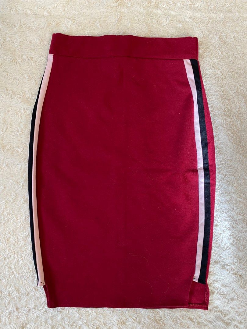 Red Long Skirt (Category: Skirts) located in Minalin. Submitted by stuffseri (Listing ID 1412506829, Image 1). Description: • Size - DM for deets • RFS: Decluttering • what you see is what you get • PAYO - gcash • sf will be shouldered by buyer - price varies depending on the location • no to joy miners and bogus buyers ‼️.
