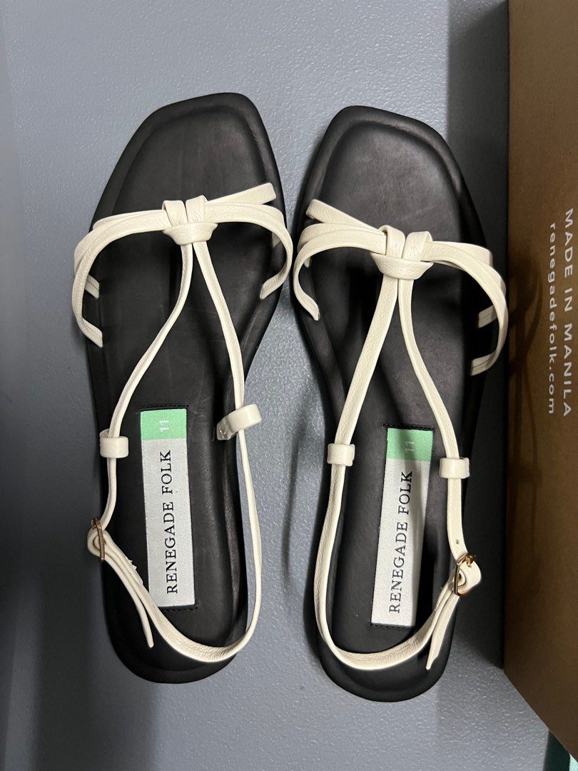 Renegade Folk Undertone Flats Size 11 (Category: Flats & Sandals) located in Quezon City. Submitted by xpg13 (Listing ID 1412472470, Image 2). Description: Renegade Folk Undertone Flats Size 11 Cream Comes with the box and RF pouch Rfs: given to me as a gift but it’s too big :( Last price posted. .