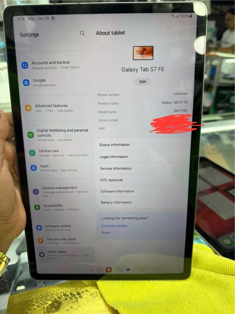 Samsung S7 Fe 6/128 (Category: Android) located in San Juan City. Submitted by wainefreygadgetshop (Listing ID 1412440366, Image 2). Description: Samsung S7 Fe 6/128 ALL GOODS AT WORKING NO REPAIR HISTORY NO HIDDEN ISSUE (ILALAGAY KO PO SA NOTE YUNG HONEST ISSUE) Smooth na padin Gamitin TEST ALL YOU WANT BAGO BAYARAN Note:MAY WHITE SPOT NA MI-it sa LCD DINA HALATA PAG NAKA DARKMODE KAYA MURA.YAN LANG PO HONEST ISSUE THE REST WALA NA Buy at your o