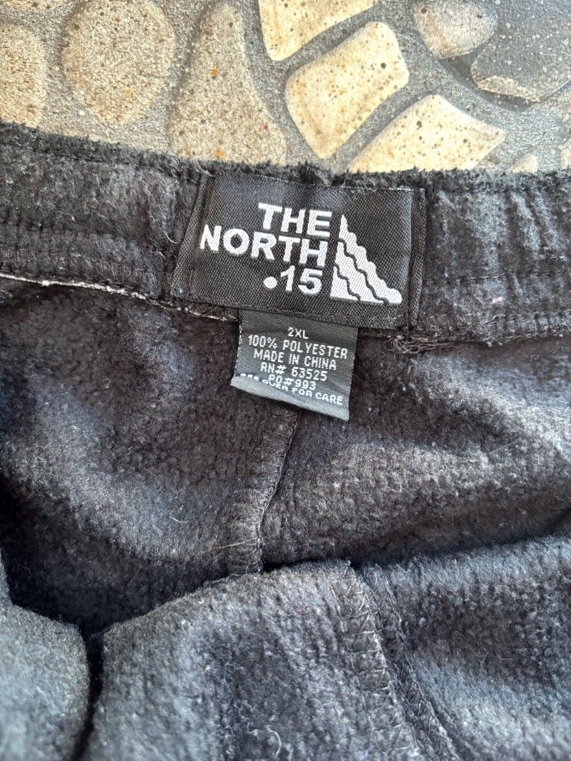 The North 15 2XL Black Pants (Category: Other Bottoms) located in Cavite. Submitted by abuseformoney (Listing ID 1412433686, Image 3). Description: - The North Face black pants - Size: 2XL - Material: 100% polyester (fleece-like) - Features: Elastic waistband, button closure - Color: Black.
