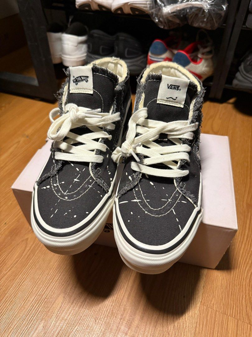 Vans x Invincible lx sk8 Mid Frayed, Fesyen Pria, Sepatu