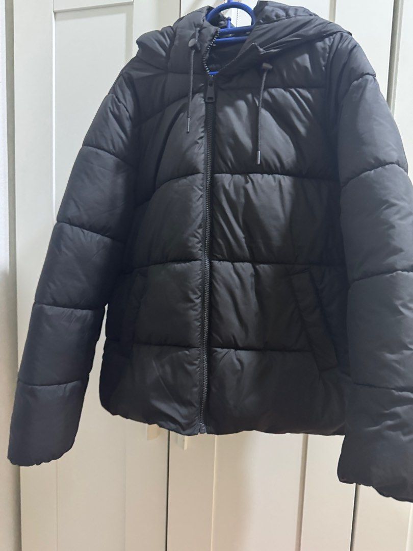 Winter Jacket (Category: Coats, Jackets and Outerwear) located in Bintulu. Submitted by fayruz (Listing ID 1412498666, Image 1). Description: Winter Jacket yo let go size 36 brand LC Wakiki. Purchase at Almaty and wore it up to -11c. Dm tu purchase. .