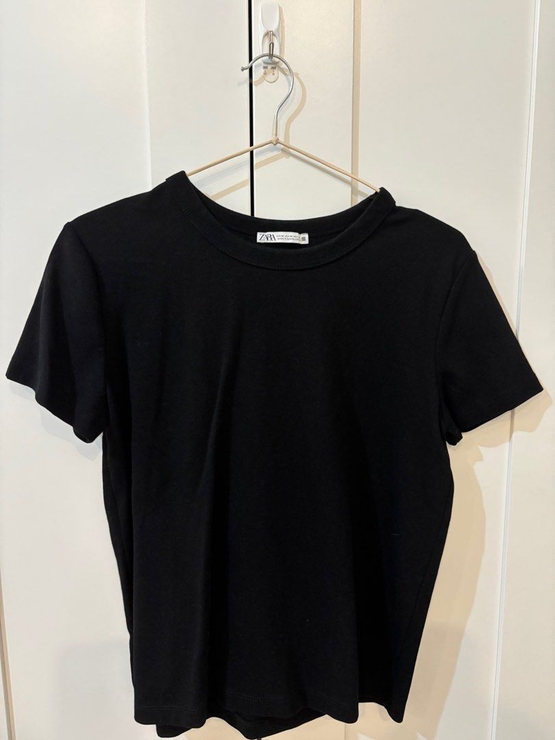 Zara Black T-shirt - Size M (Category: Shirts) located in Pasay City. Submitted by averycontent (Listing ID 1412343089, Image 1). Description: .