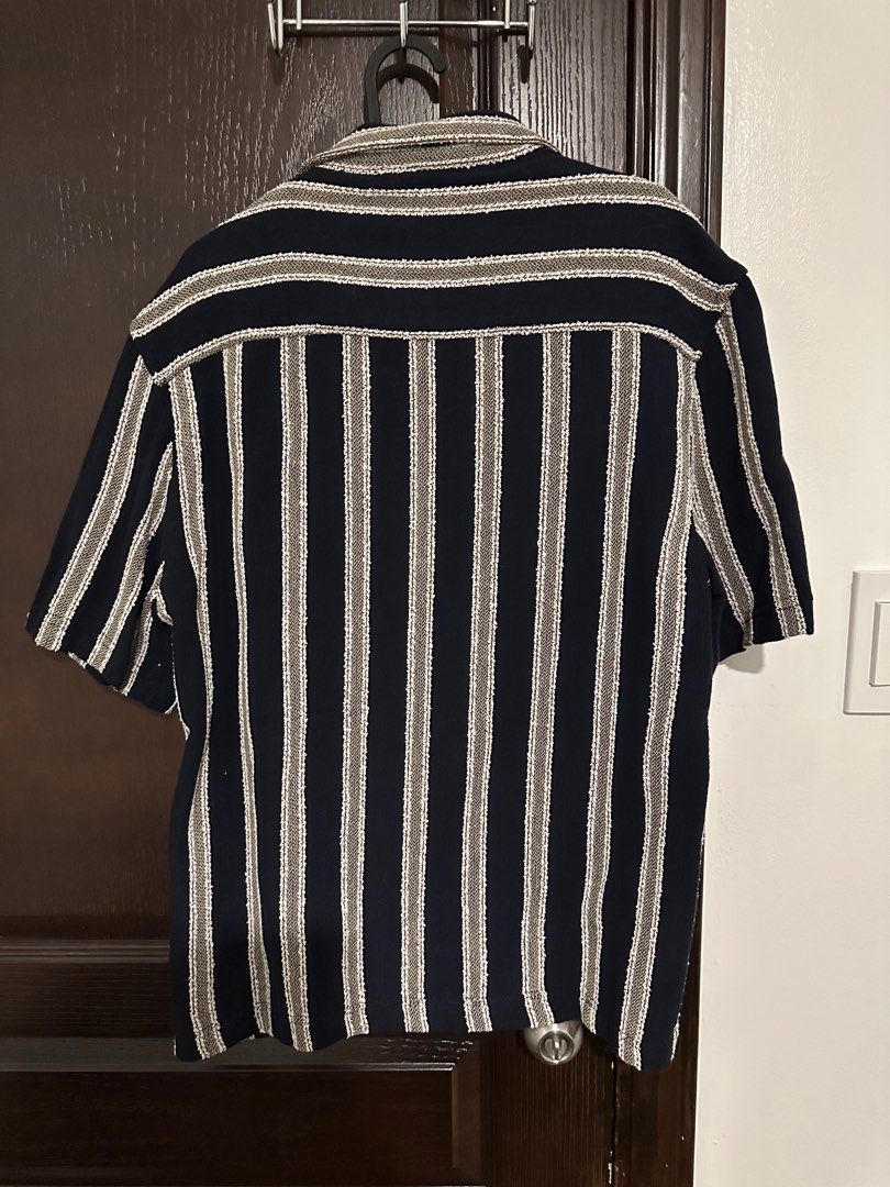 Zara Striped Short Sleeve Poli (Category: Tshirts & Polo Shirts ) located in Muntinlupa City. Submitted by joaquinmarcos (Listing ID 1412513097, Image 3). Description: Zara Polo with Thick cotton fabric Practically new, used once Size small but fits like medium. No flaws as its like new.