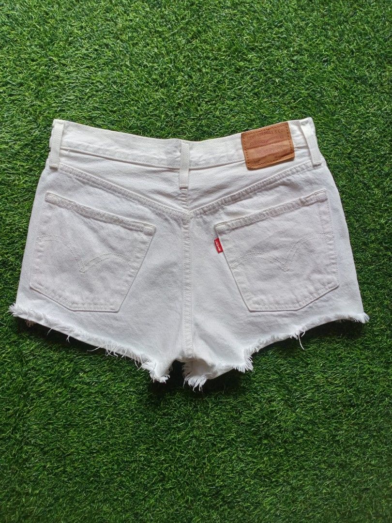 501 Levis Premium Button Fly Short (Category: Shorts) located in Taguig. Submitted by Wacofancy (Listing ID 1407608180, Image 3). Description: Used- Good Actual measurement: Waist 29" Length 10.5.