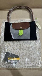 (Kategori: ) berada di . Dikirim oleh StorebyF (ID iklan 1407611785, Gambar 1). Deskripsi: .