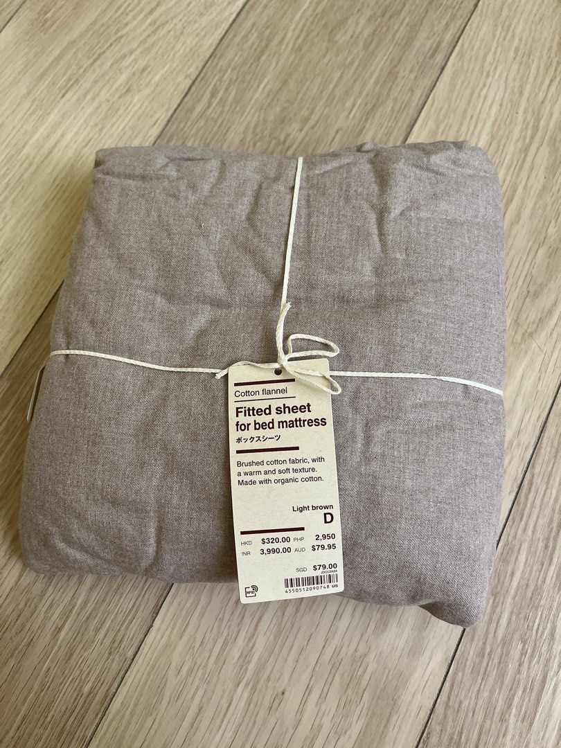 全新MUJI 法蘭絨雙人床笠, 傢俬＆家居, 床具浴巾- Carousell