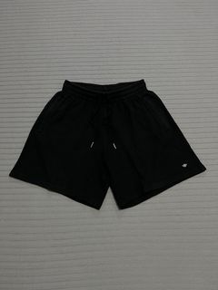 (Category: ) located in . Submitted by ds.apparel021 (Listing ID 1407702200, Image 1). Description: .