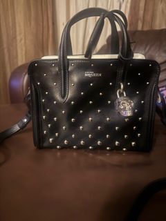 (Category: ) located in . Submitted by berrybubbles (Listing ID 1407736328, Image 1). Description: .