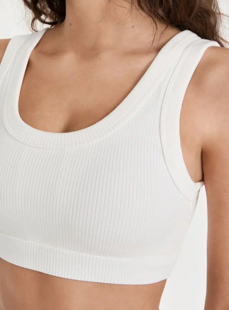 Alo - xs (Category: Activewear) located in Puerto Princesa. Submitted by thrinidad (Listing ID 1407739248, Image 1). Description: wellness bra size extra small dimension (laid flat) underbust 11.5" no cups, no cup slot no damage/ stain color - ivory Disclaimer : I do not own nor claim to own the rights to any of the brand, logo and photo. Color may vary due to photographic lighting sources or your monitor settings.