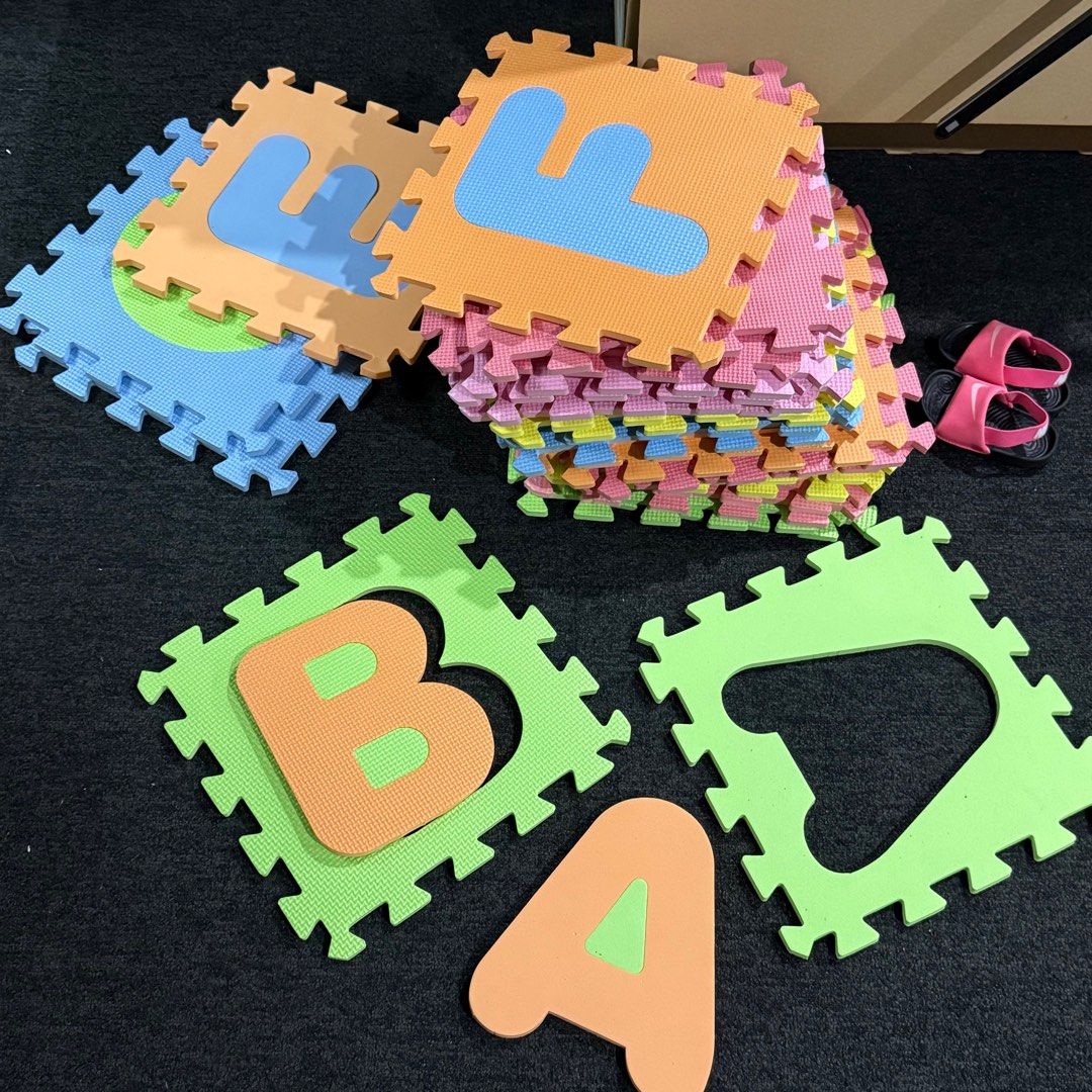 Alphabet Play Mat Puzzle (Category: Infant Playtime) located in Guiguinto. Submitted by kitto.katto (Listing ID 1407741798, Image 1). Description: Complete no issues.