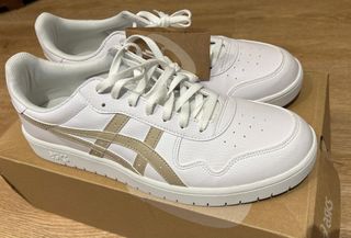 （分類：）位於 。 由 LargeShoesCollector 提交（商品編號 1407188896，圖片 1）。簡介： 。
