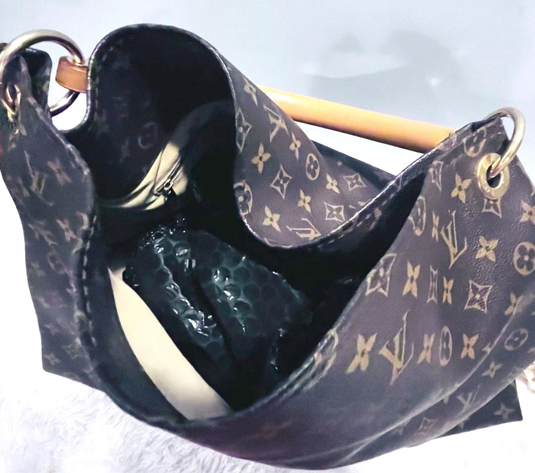 Authentic Louis Vuitton Artsy (Category: Luxury Bags & Wallets) located in Bulacan. Submitted by dgritzy (Listing ID 1406571953, Image 2). Description: Recolor.