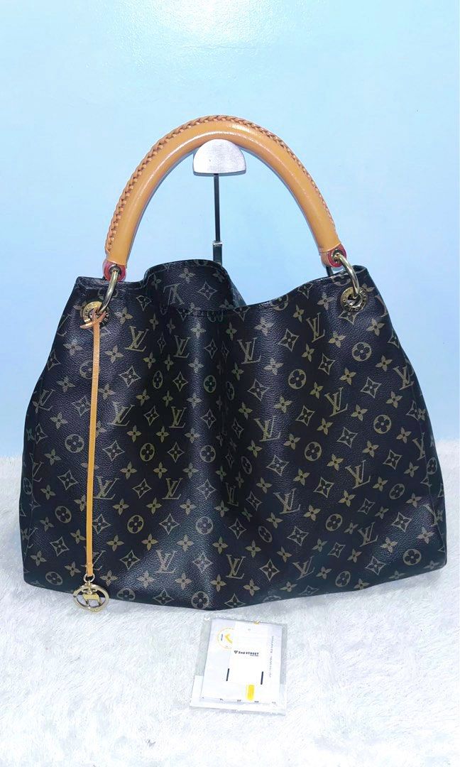 Authentic Louis Vuitton Artsy (Category: Luxury Bags & Wallets) located in Bulacan. Submitted by dgritzy (Listing ID 1406571953, Image 1). Description: Recolor.