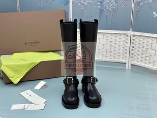 (Category: ) located in . Submitted by shoes.locker (Listing ID 1407645548, Image 1). Description: .