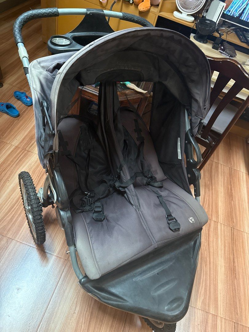 Baby Trend Expedition Double Jogger Stroller (Category: Strollers) located in Malabon City. Submitted by kailees_kloset (Listing ID 1407614405, Image 3). Description: Foldable, durable and handy for two young kids.
