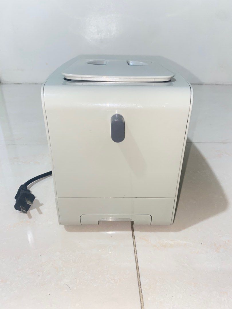 Bread Toaster (Category: Ovens & Toasters) located in Caloocan City. Submitted by loreinnemndz (Listing ID 1407705334, Image 3). Description: MOP: Gcash only willing to vc or legit check before payment ❌NO CANCELLATION ❌NO RESERVATION First to pay basis only!.