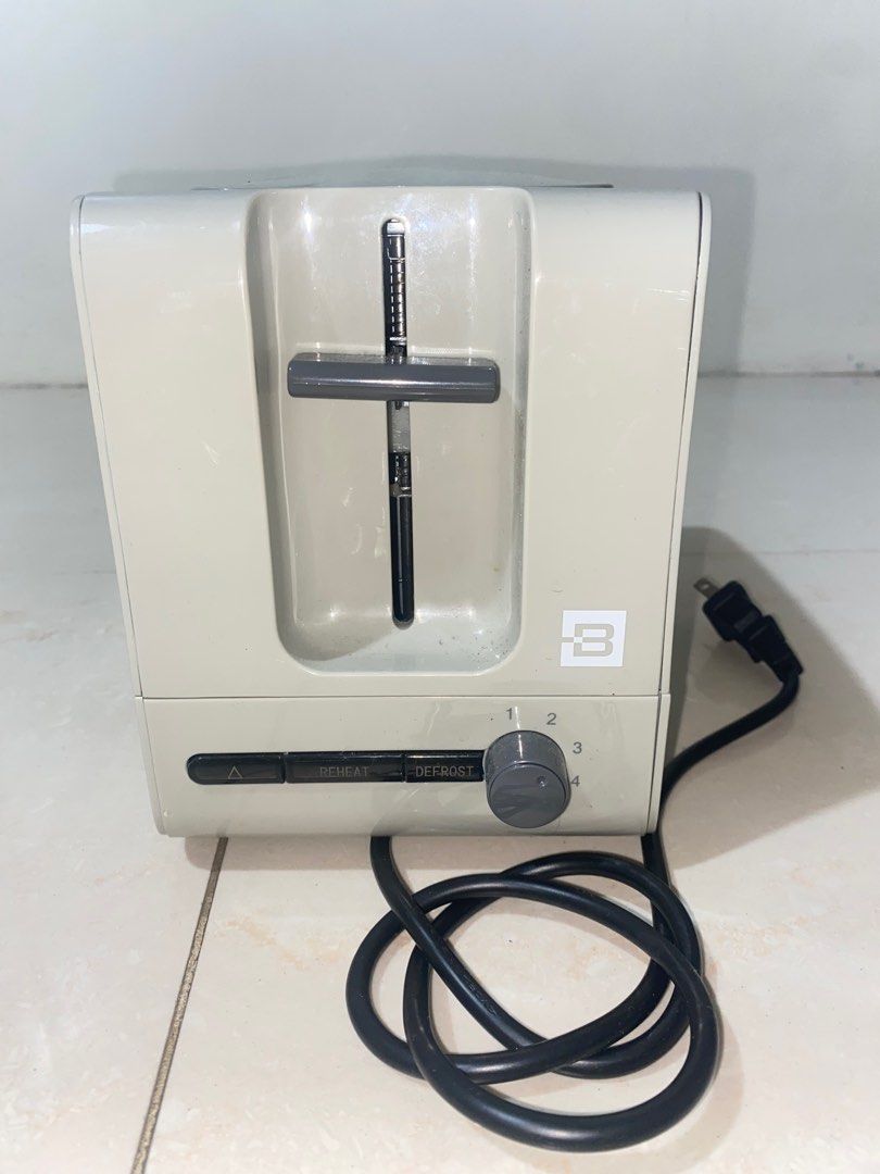 Bread Toaster (Category: Ovens & Toasters) located in Caloocan City. Submitted by loreinnemndz (Listing ID 1407705334, Image 2). Description: MOP: Gcash only willing to vc or legit check before payment ❌NO CANCELLATION ❌NO RESERVATION First to pay basis only!.