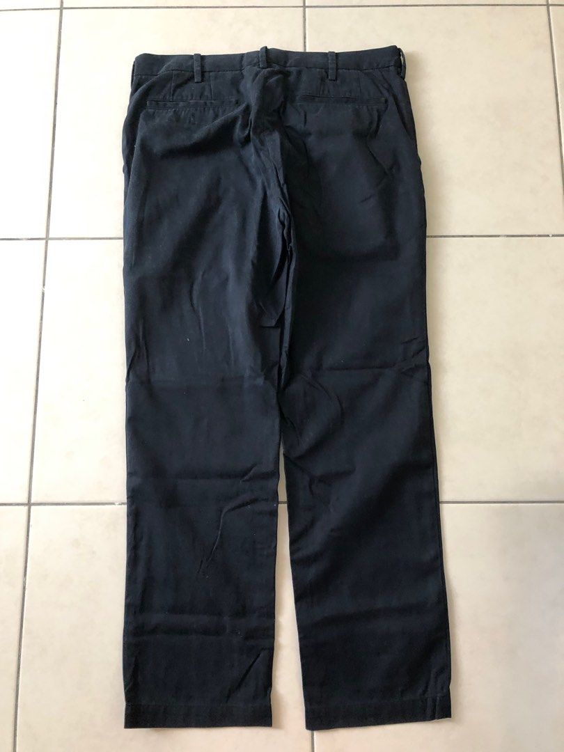 Bundle (Category: Chinos) located in Kuala Lumpur. Submitted by yuiiahke54977 (Listing ID 1407626744, Image 3). Description: Item all in good condition .