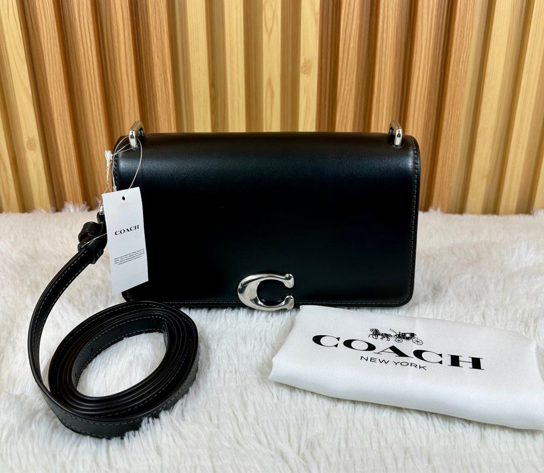 Coach Bandit Crossbody (Category: Luxury Bags & Wallets) located in Mandaluyong City. Submitted by shop_0n_the_spot (Listing ID 1407598248, Image 2). Description: 💯% GUARANTEED ORIGINAL & BRAND NEW. ✅ Brand New with Tag, Carecard ✅ Polyplastic ✅ Paper bag (if only available) 📌 Please DO TAKE A VIDEO of UNBOXING once your parcel arrived. Any claim/s for missing/wrong and damage items will not be entertained without providing an evidence. Thank y