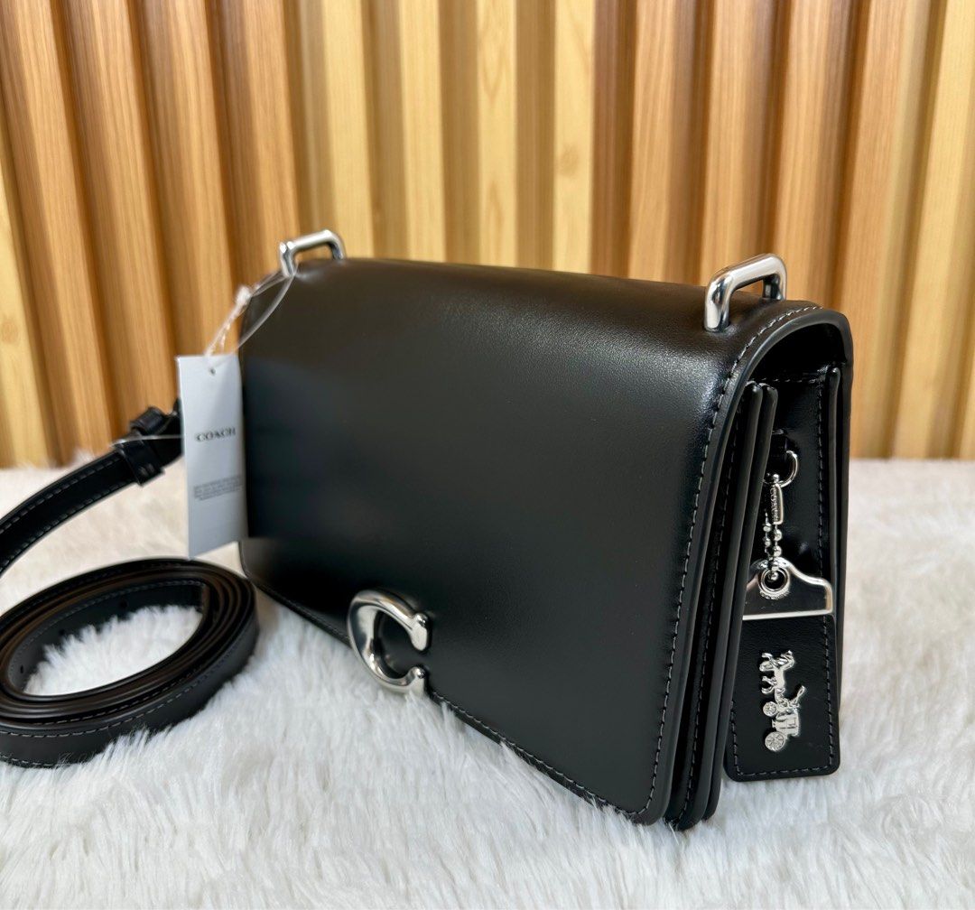 Coach Bandit Crossbody (Category: Luxury Bags & Wallets) located in Mandaluyong City. Submitted by shop_0n_the_spot (Listing ID 1407598248, Image 3). Description: 💯% GUARANTEED ORIGINAL & BRAND NEW. ✅ Brand New with Tag, Carecard ✅ Polyplastic ✅ Paper bag (if only available) 📌 Please DO TAKE A VIDEO of UNBOXING once your parcel arrived. Any claim/s for missing/wrong and damage items will not be entertained without providing an evidence. Thank y
