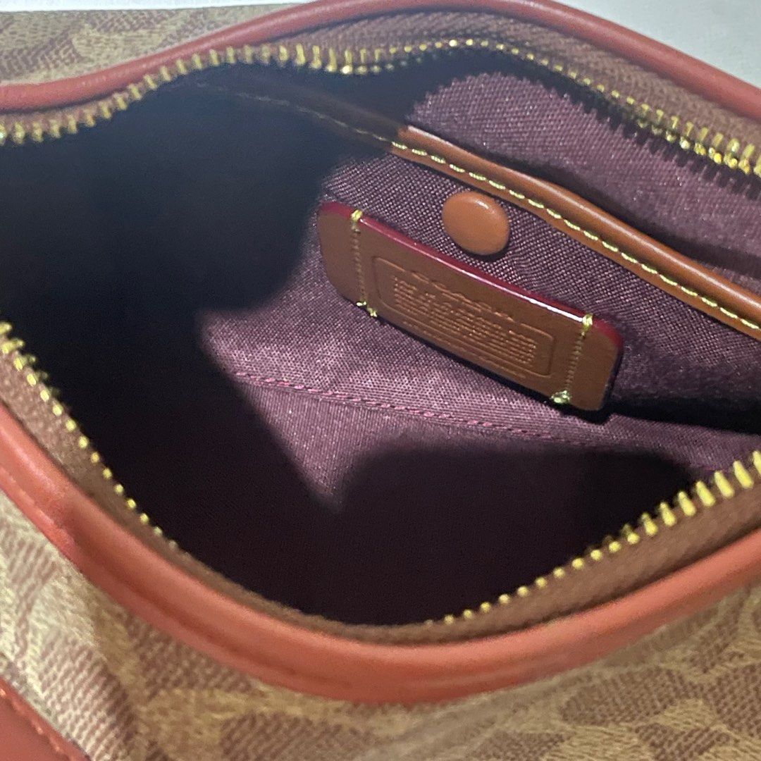 Coach Juliet 25 Shoulder Bag (Category: Luxury Bags & Wallets) located in Manila. Submitted by kristelleluxxe (Listing ID 1407753009, Image 3). Description: very nice quality! never been used Dm for more pics and vids 🥰 .