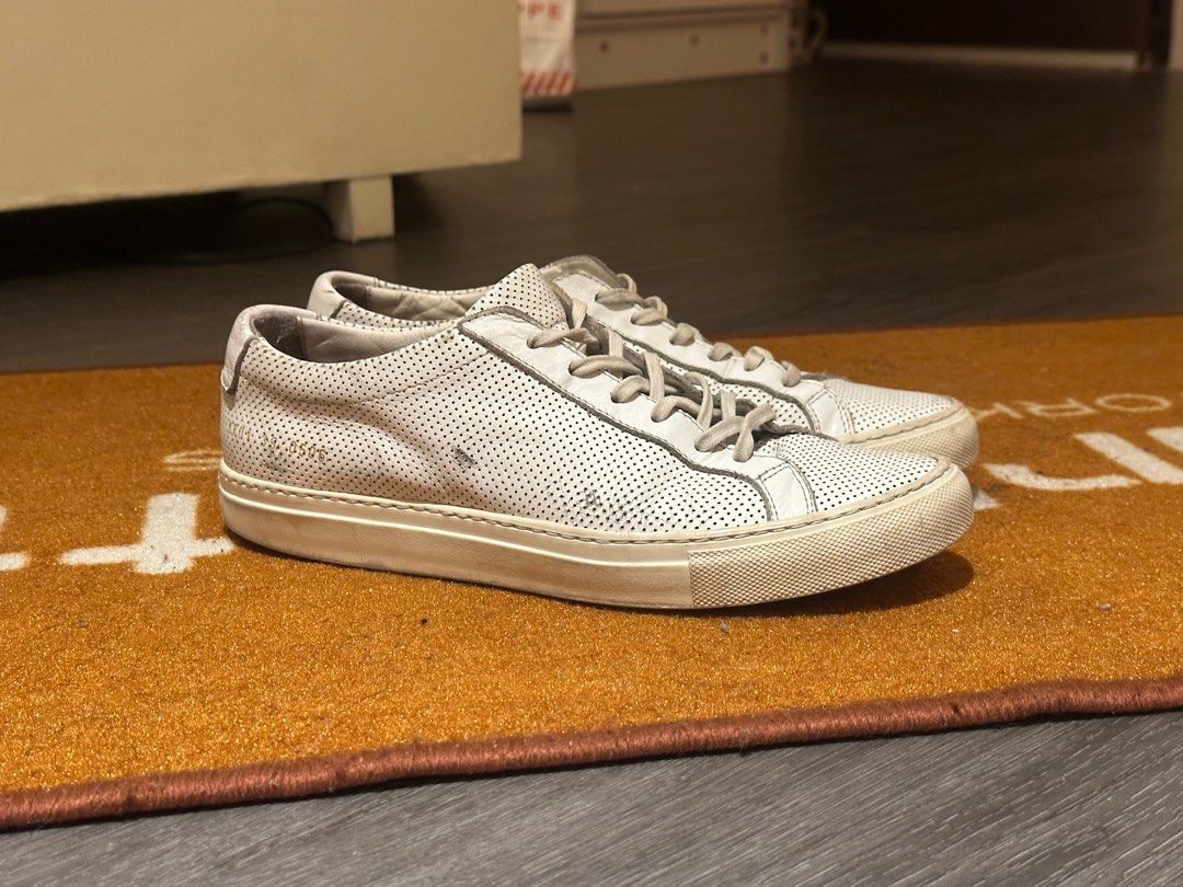 Common projects Achilles size 39 (Category: Sneakers) located in Manila. Submitted by juan_____ (Listing ID 1407723464, Image 3). Description: Common projects Achilles white Size 39 (fits 40) 7/10 condition ( used to be my daily shoes) Shoes only Guaranteed authentic Selling for 1500 only.