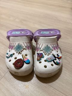 (Category: ) located in . Submitted by authentic_kicks23 (Listing ID 1407571869, Image 1). Description: .