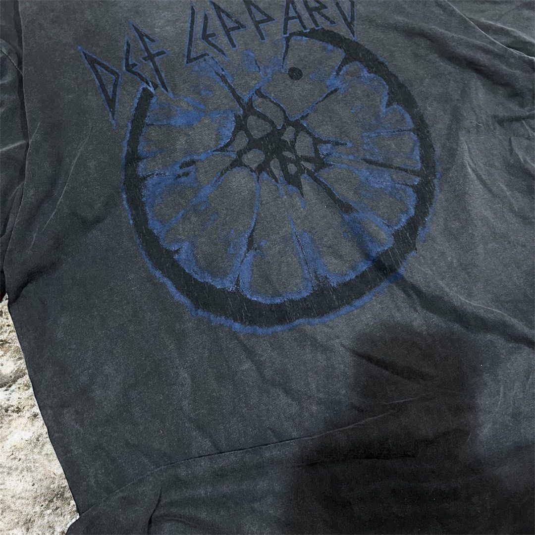 Def Leppard (Category: Tshirts & Polo Shirts ) located in Baguio. Submitted by th.rift_shift (Listing ID 1407718099, Image 2). Description: Def Leppard Tee Big size Excellent condition 32x22 Baguio loc DM for more details Buyer will shoulder shipping fee.