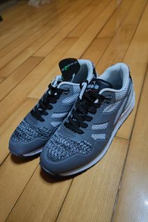 （分類：）位於 。 由 snkrwatch 提交（商品編號 1407631612，圖片 1）。簡介： 。