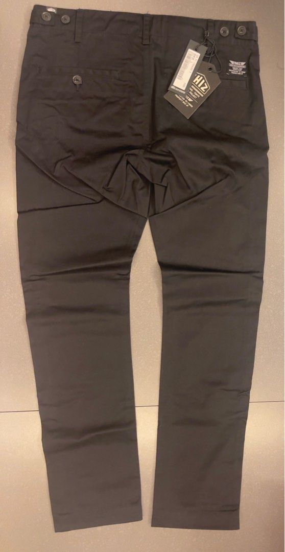 Dickies x WWW聯名工作褲 （分類：長褲）位於 Hong Kong。 由 zero720 提交（商品編號 1407612122，圖片 3）。簡介： Dickies x WWW聯名工作褲，黑色，後方印有W.W.標誌。褲子正面有口袋，背面有兩個口袋。褲子款式為Loose。。