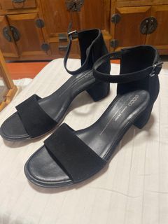 (Category: ) located in . Submitted by lovewatubuybuywatulove (Listing ID 1407614052, Image 1). Description: .