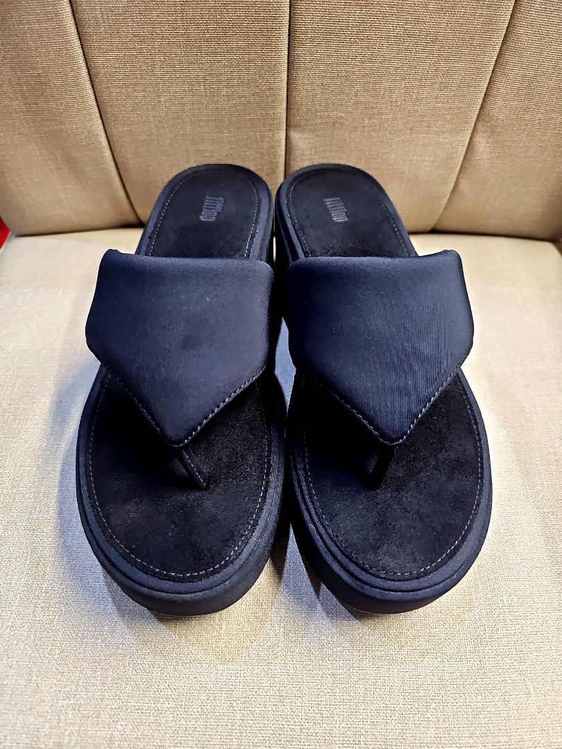 Fitflop Platform Wedge Toe-Post Sandals (All Black) - US 7 (Category: Flats & Sandals) located in Quezon City. Submitted by paulav88 (Listing ID 1407619438, Image 2). Description: 🌸 Original 💯 Fitflop Platform Wedge Sandals 🌸 Thong Style, Thick Platform Sole 🌸 Fabric upper 🌸 Cushioned footbed (Like walking on clouds) 🌸 Size: UK 5, US 7, EUR 38 🌸 Comes with Original Box 🌸 RFS: Too big (Fitted Only).