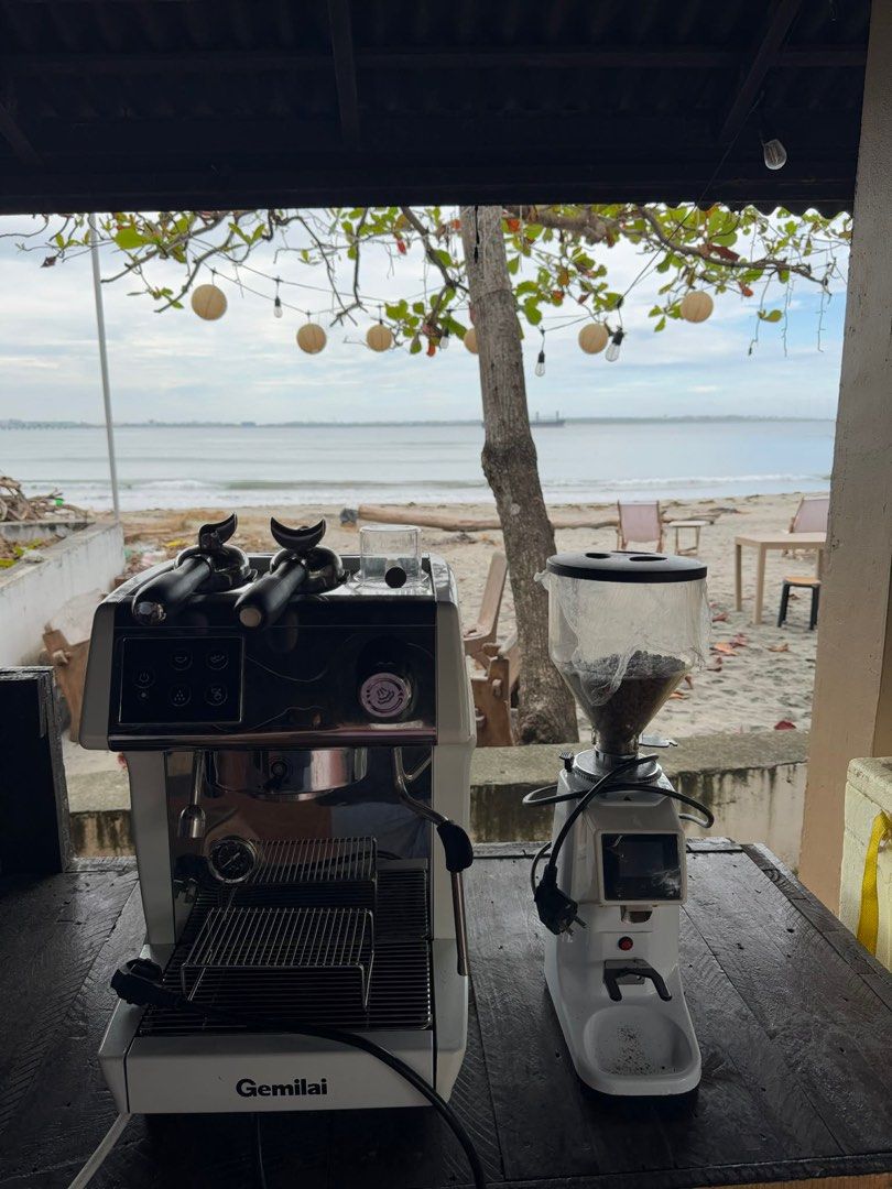 Gemilai Espresso Machine and Grinder Set (Category: Coffee Machines & Makers) located in Manila. Submitted by i_cyyy (Listing ID 1407604577, Image 1). Description: Gemilai 3200D Espresso Machine White Gemilai 022 Coffee Grinder White Used for only 4mos New PMS both machines P45,000 (Neg) bundle including the following: Tamper set Tamping Pad Knock Box Double shot portafilter Single shot portafilter.