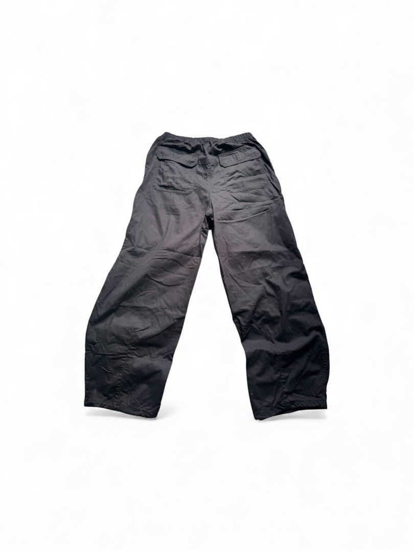 GU Wide Leg Pants XL (Category: Jeans) located in Trece Martires City. Submitted by lakingking (Listing ID 1407584148, Image 2). Description: - GU black wide-leg pants UNISEX like new - Size: XL - Features: - Elastic waistband - Button closure - Two back pockets - Made in Indonesia - Relaxed fit - Lightweight fabric.