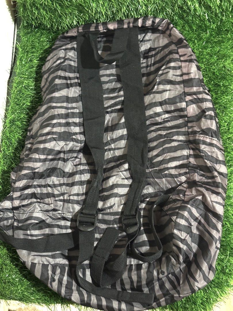 Herschel Packable Zebra Print Lawson Bag (Category: Backpacks) located in Lingayen. Submitted by thrft.dpts (Listing ID 1406950189, Image 3). Description: Herschel Packable Zebra Print Lawson Bag VGUC.