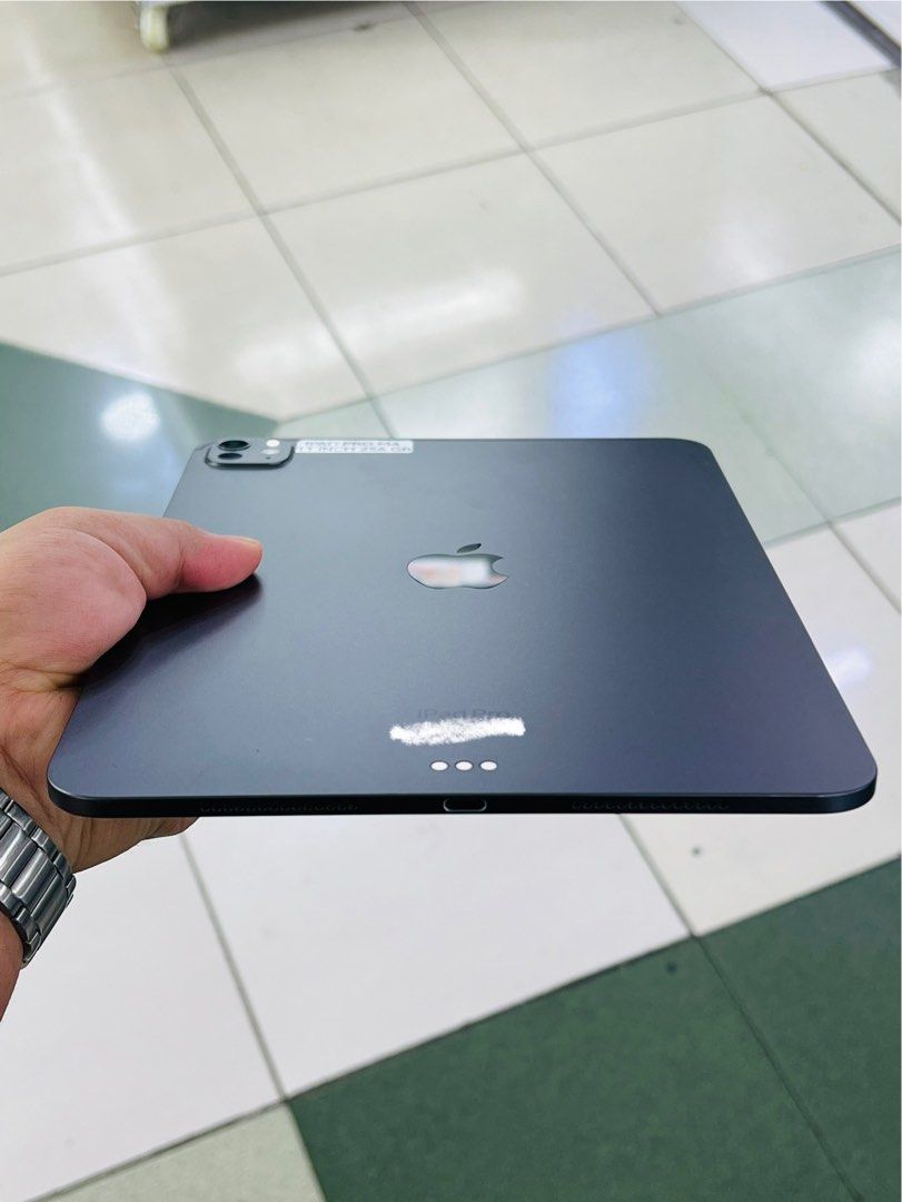 Ipad Pro M4 11inch Wifi 256gb No issue (Category: iPad) located in San Juan City. Submitted by keannagadgetph (Listing ID 1407731013, Image 2). Description: Available Units for today's POST! Ipad Pro M4 / 256gb / Wifi / 11inch - good condition - 98% Makinis - good battery - no issue / repair - Any colors available ~ Accepting SWAP / TRADE IN / INSTALLMENT / BINTA UNIT ~ CASH ON DELIVERY METRO MANILA / LBC PAYMENT FIRST ~ Store location GREENHILLS