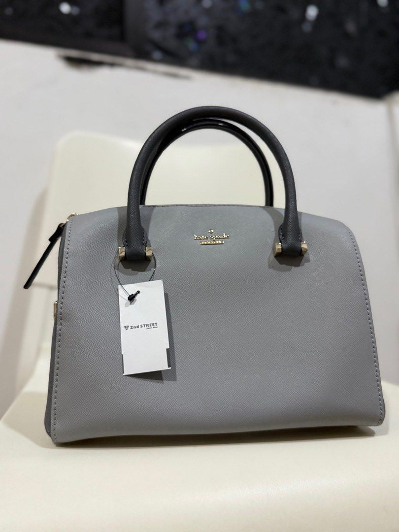Kate Spade Bag (Category: Luxury Bags & Wallets) located in Mandaluyong City. Submitted by assortedthingslists (Listing ID 1407664991, Image 1). Description: Japan 2nd Street Price ₱2,600.
