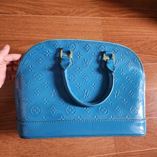 (Category: ) located in . Submitted by MP_Shop (Listing ID 1407705032, Image 1). Description: .