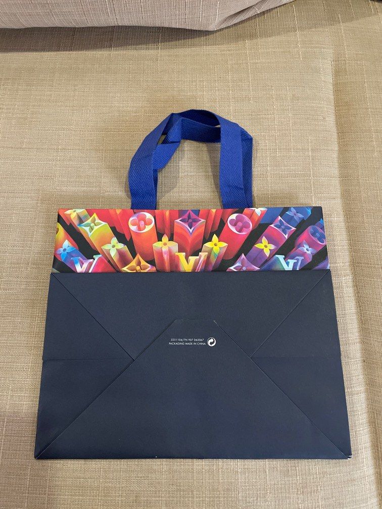 Louis Vuitton Paperbag (Category: Luxury Bags & Wallets) located in Cebu City. Submitted by kiki_closet168 (Listing ID 1407640130, Image 2). Description: Size 9.75in x 8.25in x 5.75in.