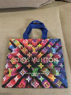 (Category: ) located in . Submitted by kiki_closet168 (Listing ID 1407640130, Image 1). Description: .