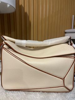 (Kategori: ) berada di . Dikirim oleh aboutbag (ID iklan 1407686154, Gambar 1). Deskripsi: .